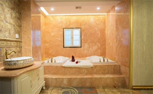 阜阳颍州皇宫医疗美容门诊部医生团队实力强大及骨干医生简介