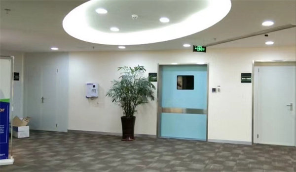 儿童青少年OK镜验配：核心技术设备保护