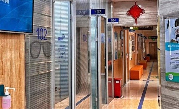 儿童青少年OK镜验配：技术特色与售后保护