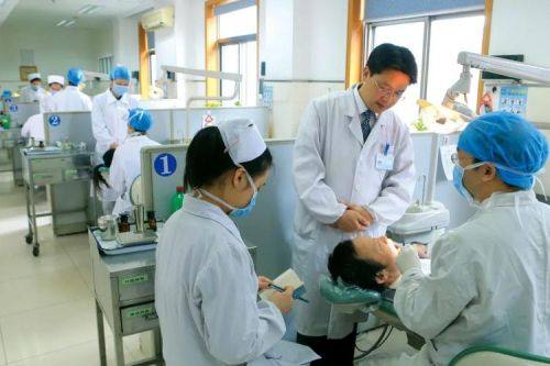 甘孜藏族自治州人民医院口腔科地址电话营业时间