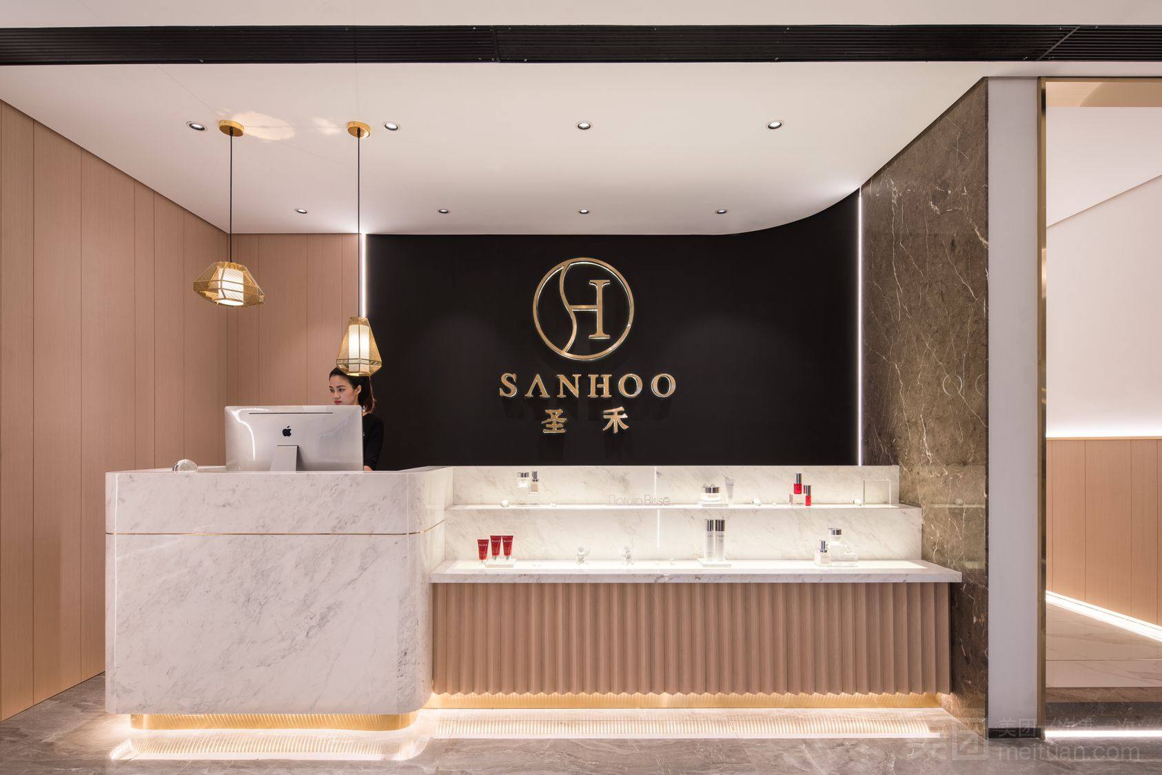 爆款CP肌底净透清洁+深海水漾补水套餐，先清后养焕活水嫩净透美肌