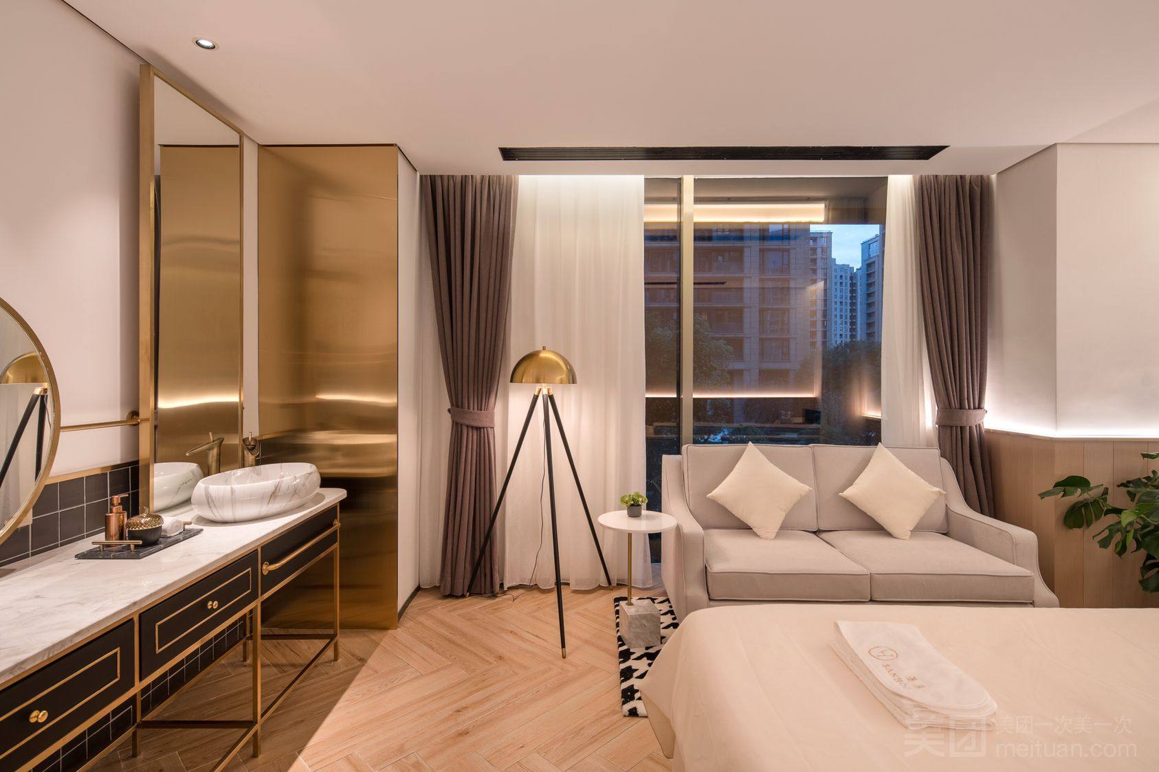 肌底净透清洁+精致茶歇+手护/沐足礼，焕亮美肌，畅享身心舒悦时光