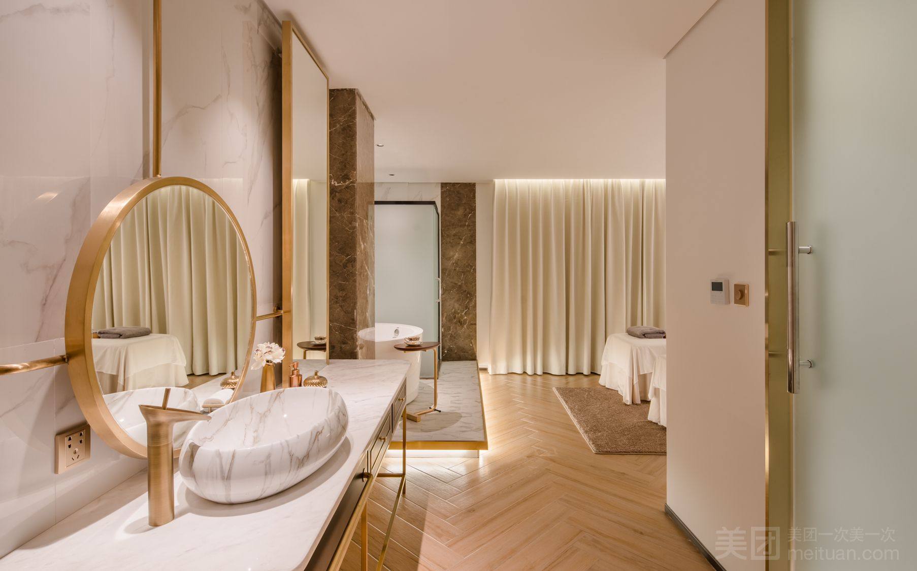 法国黑科技素颜肌管理：专精医生的精细呵护