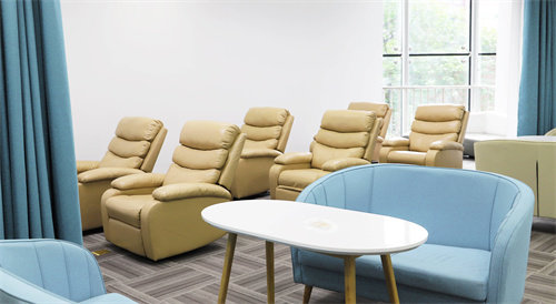 丽江爱尔眼科医院儿童验光配镜服务