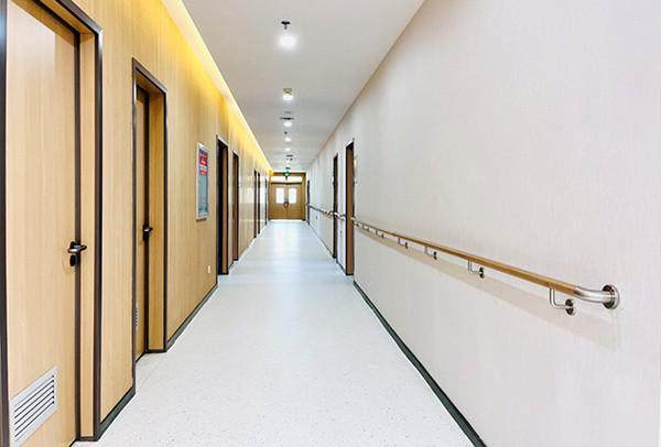 ICL/TICL晶体植入术的特点与收费